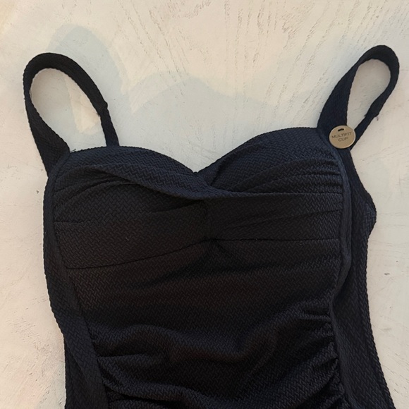 Women’s Nip Tuck Black One Piece Classic Black Swimsuit size 6 NWOT - Picture 2 of 10